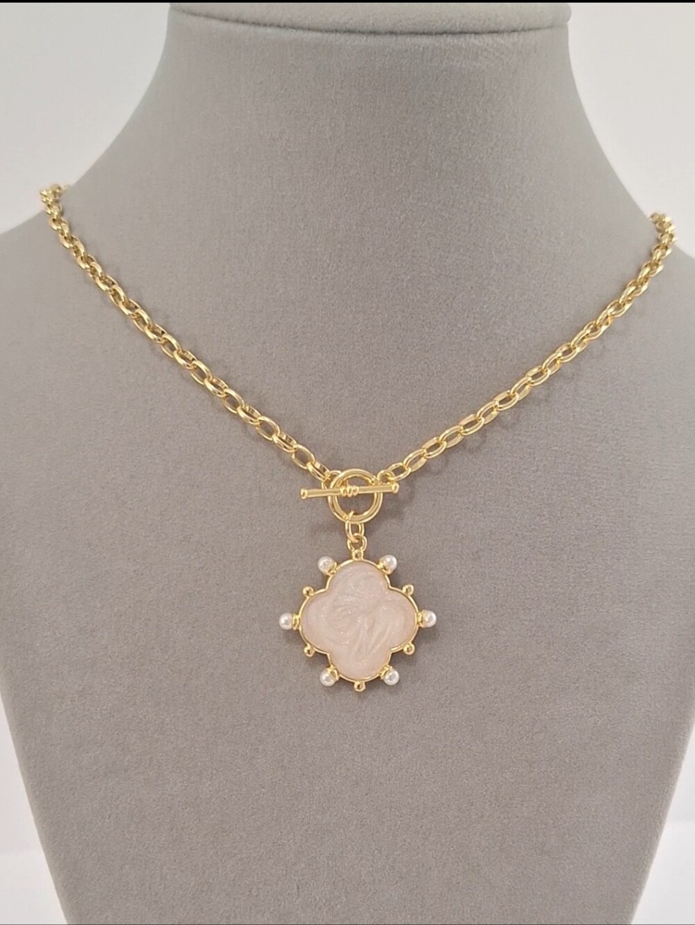 Mother Of Pearl Clover Pendant Necklace
